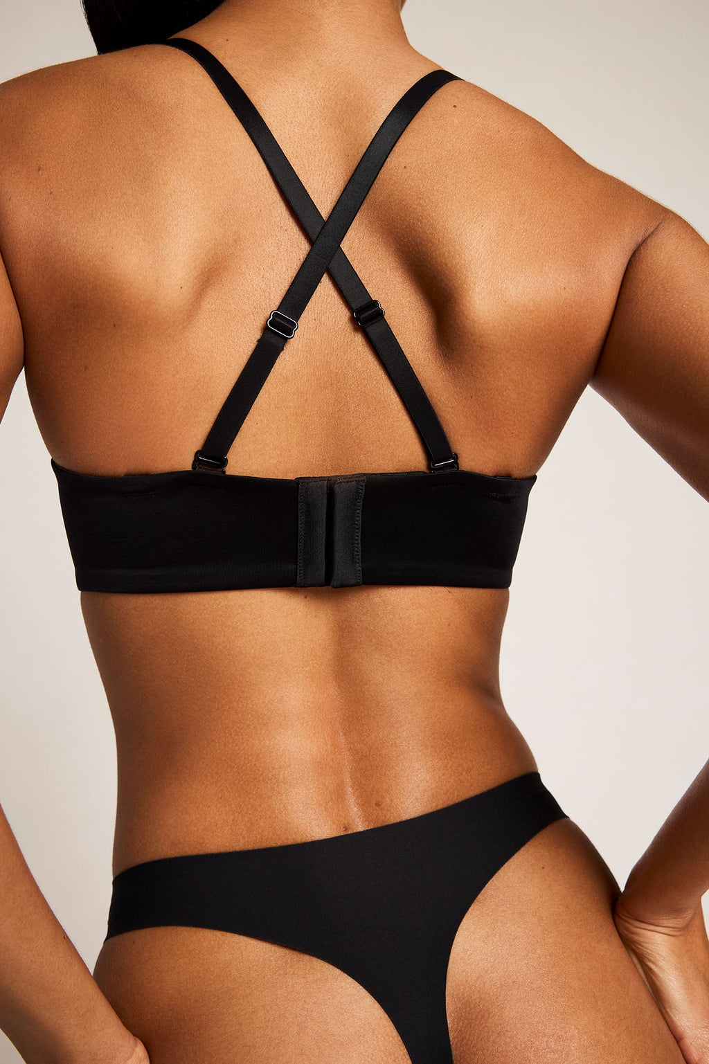 Glacé Strapless Bra in Black