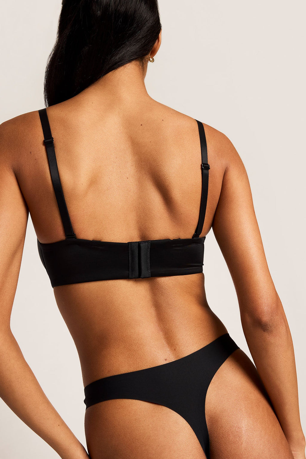 Glacé Strapless Bra in Black