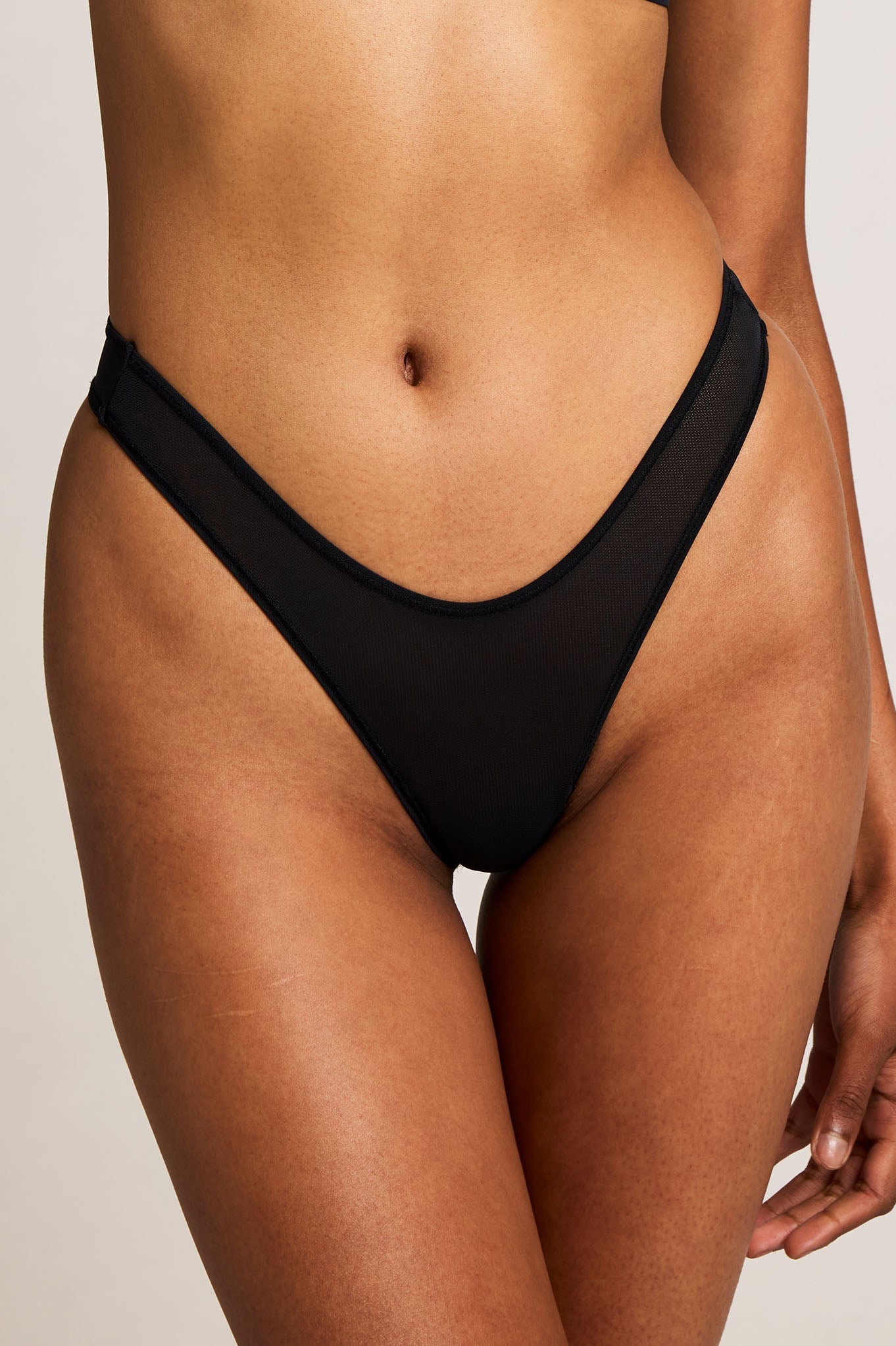 Sieve Dipped Thong in Black